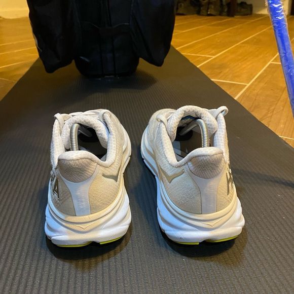 HOKA ONE ONE CLIFTON 9 - Women’s Running Shoes - SIZE 7.5B - Picture 3 of 11